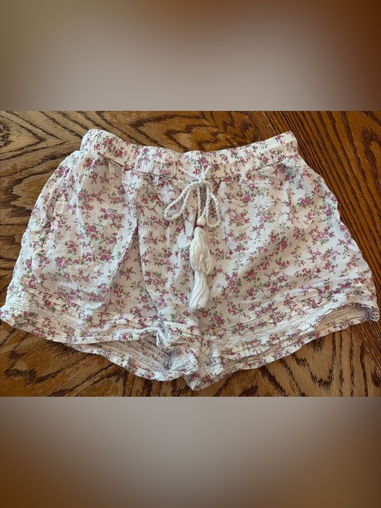 Rachel Ashwell Other - Rachel Ashwell Women's Pajama Shorts
Floral Tassel Drawstring Pockets
Size S